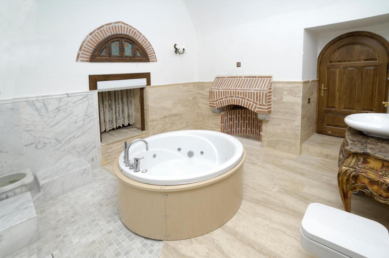 Cesme Kanuni Kervansaray Historical Hotel Eksteriør billede