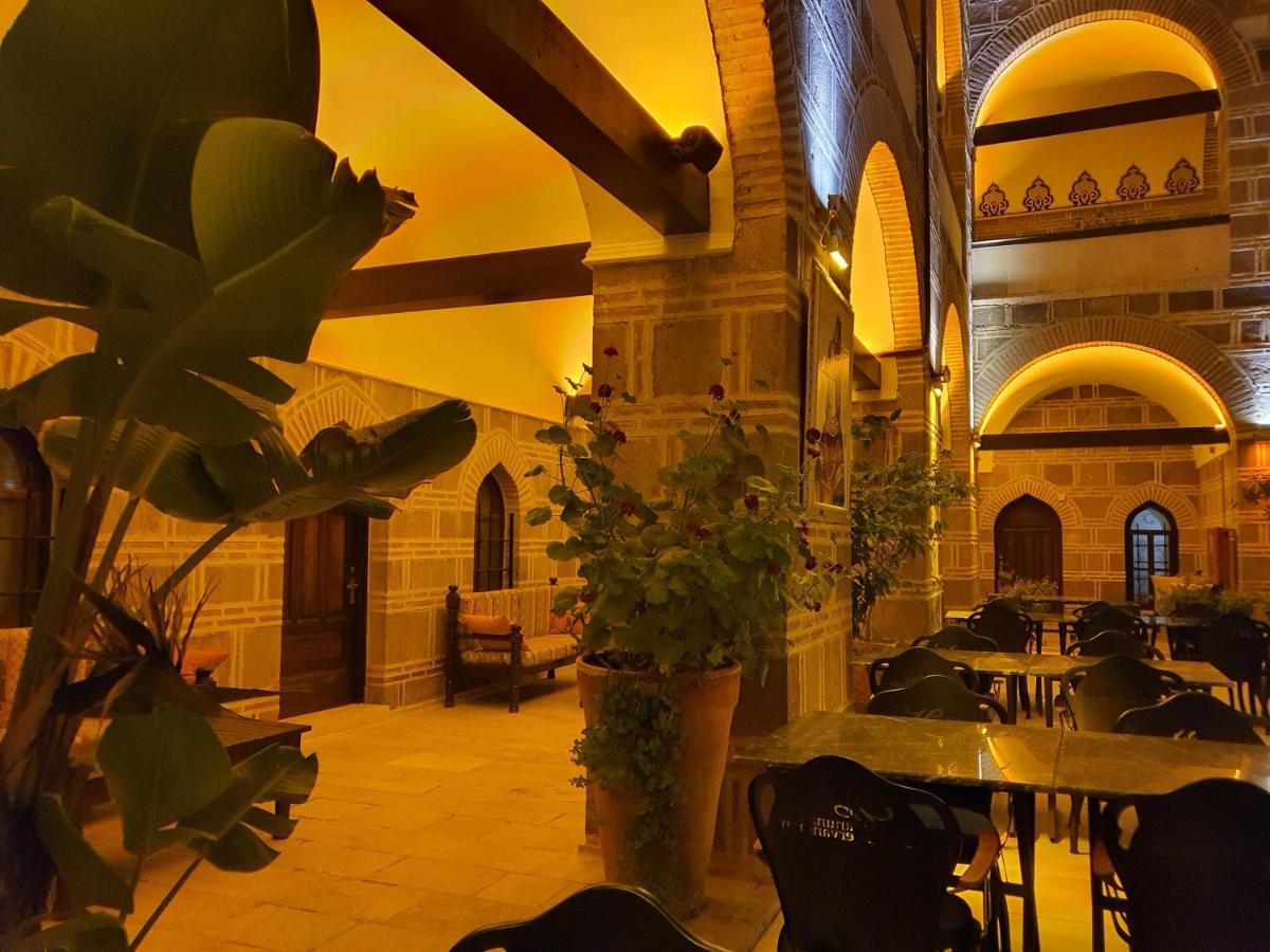 Cesme Kanuni Kervansaray Historical Hotel Eksteriør billede