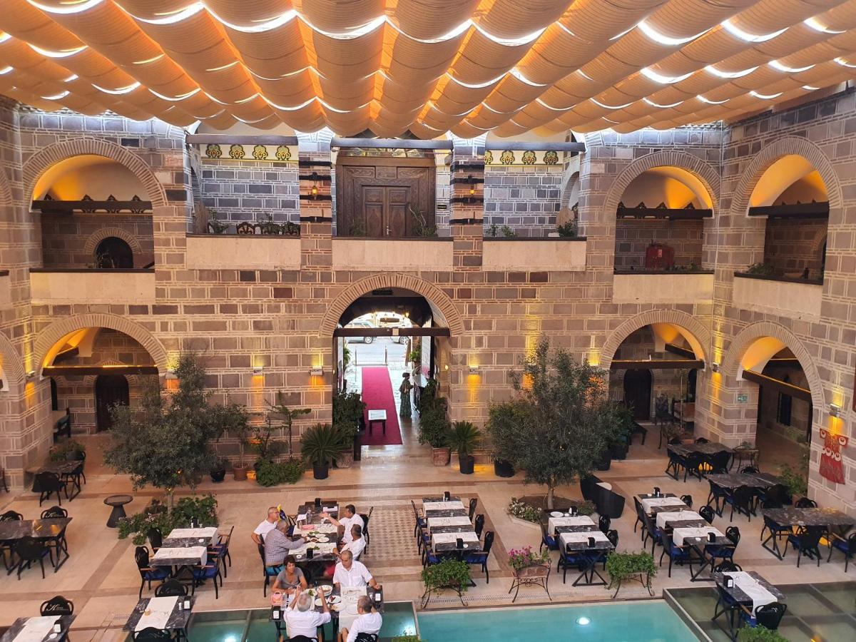 Cesme Kanuni Kervansaray Historical Hotel Eksteriør billede