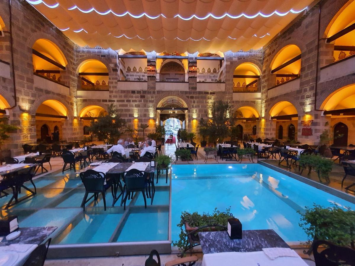 Cesme Kanuni Kervansaray Historical Hotel Eksteriør billede