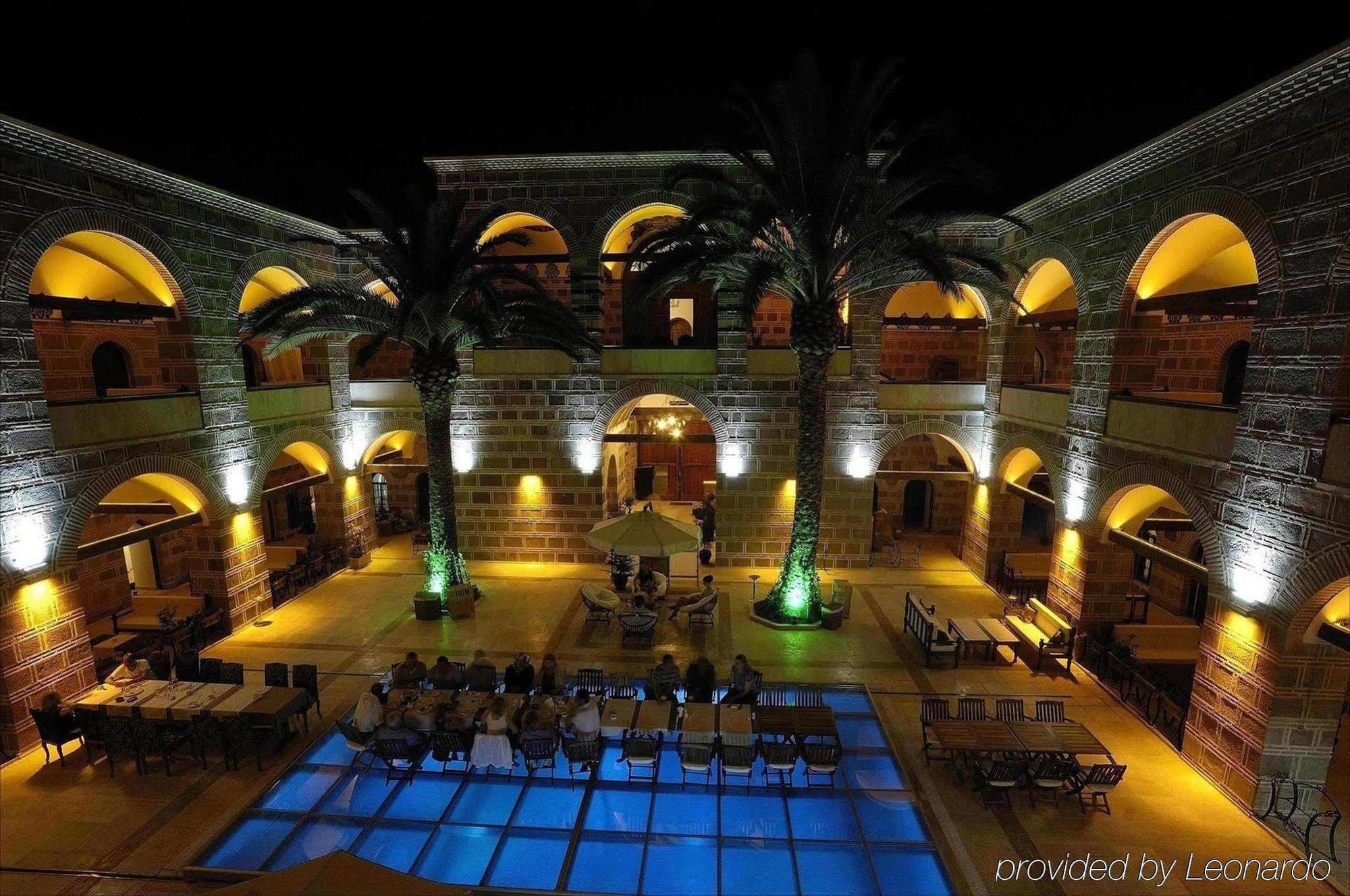 Cesme Kanuni Kervansaray Historical Hotel Interiør billede